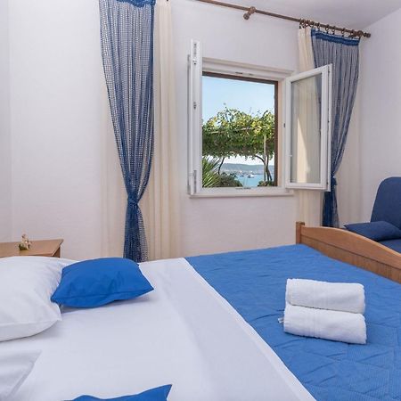 Apartments Vin Trogir Bagian luar foto