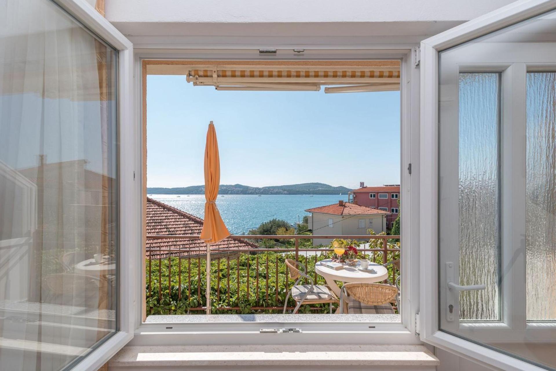 Apartments Vin Trogir Bagian luar foto