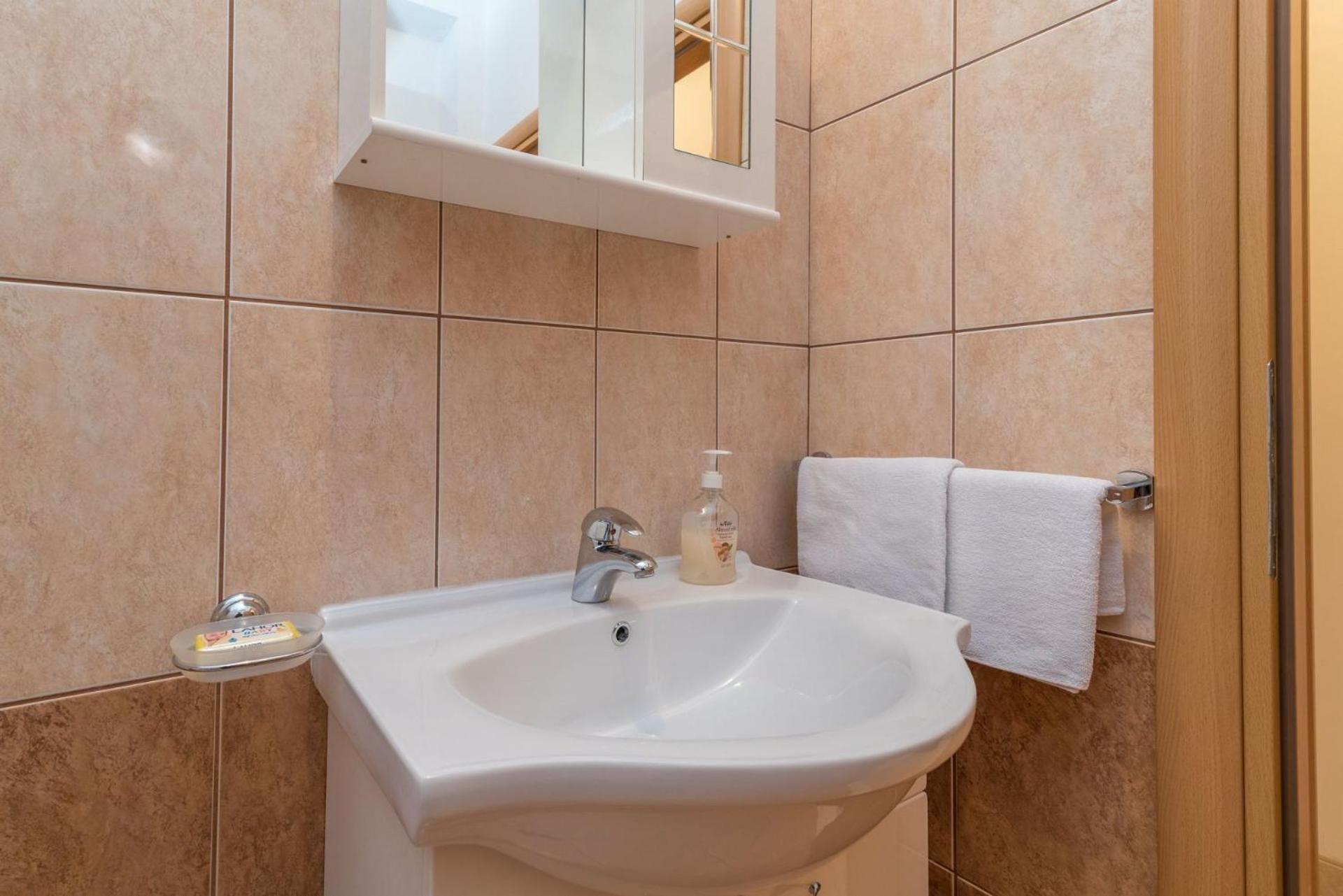 Apartments Vin Trogir Bagian luar foto