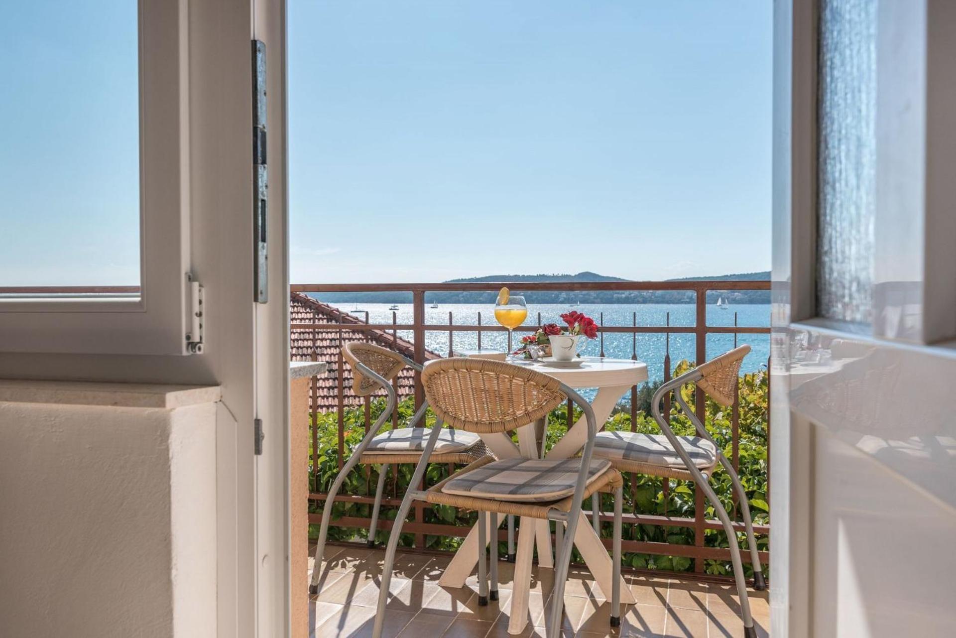 Apartments Vin Trogir Bagian luar foto
