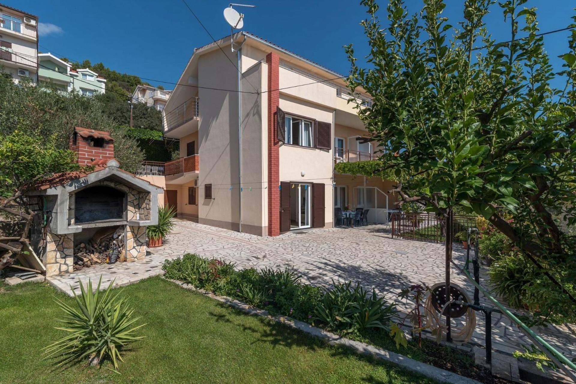 Apartments Vin Trogir Bagian luar foto
