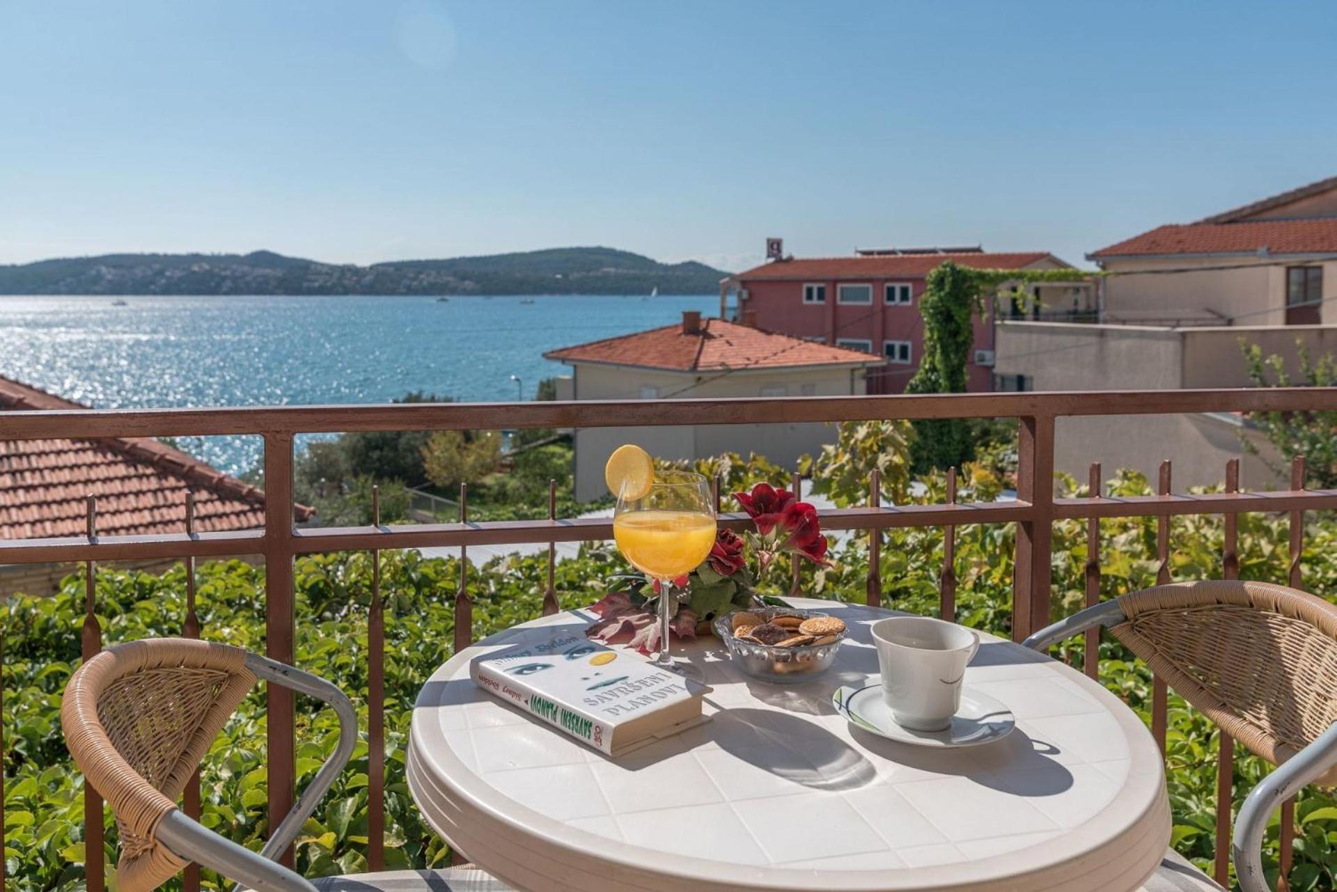 Apartments Vin Trogir Bagian luar foto
